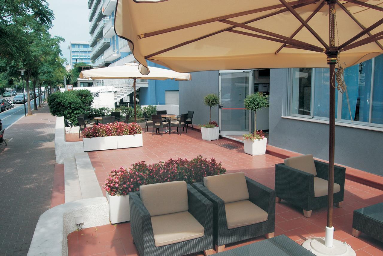 Hotel Embassy Pésaro Exterior foto